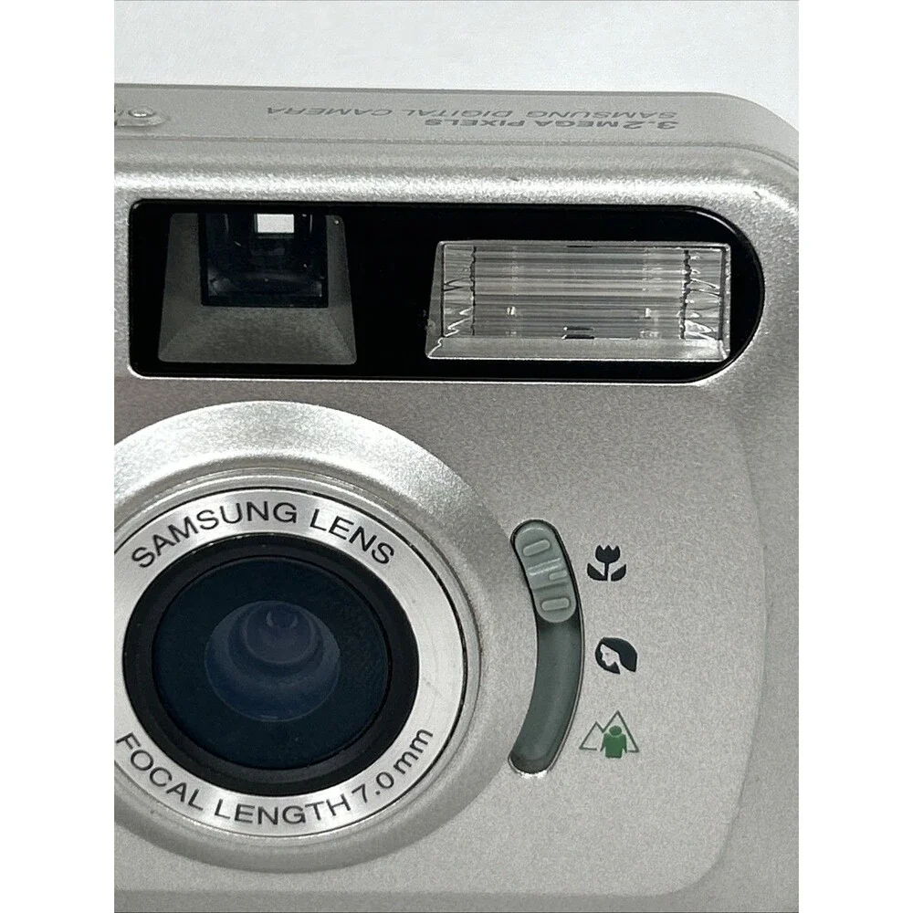 Samsung Digimax 300 Digital Camera 3.2mp 3x Zoom Grey W/ Wrist Strap